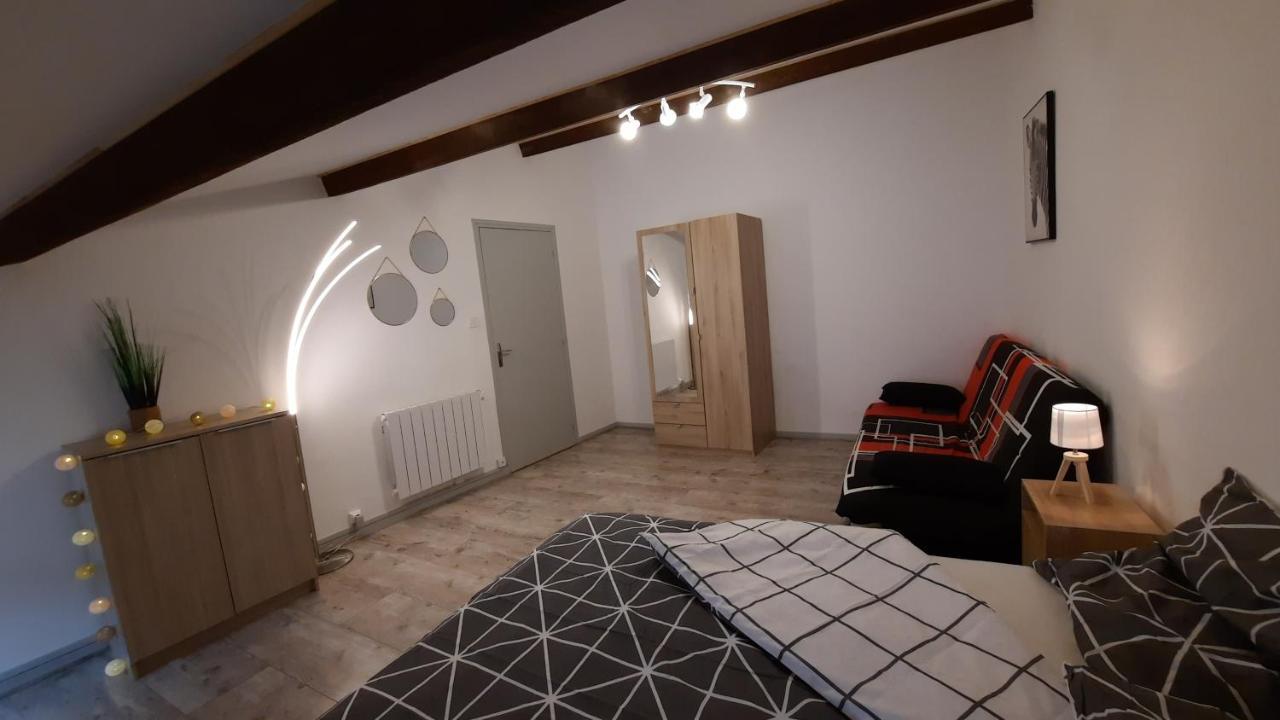 Suite 3 pièces chambre+cuisine+SDB centre ville Privas Extérieur photo