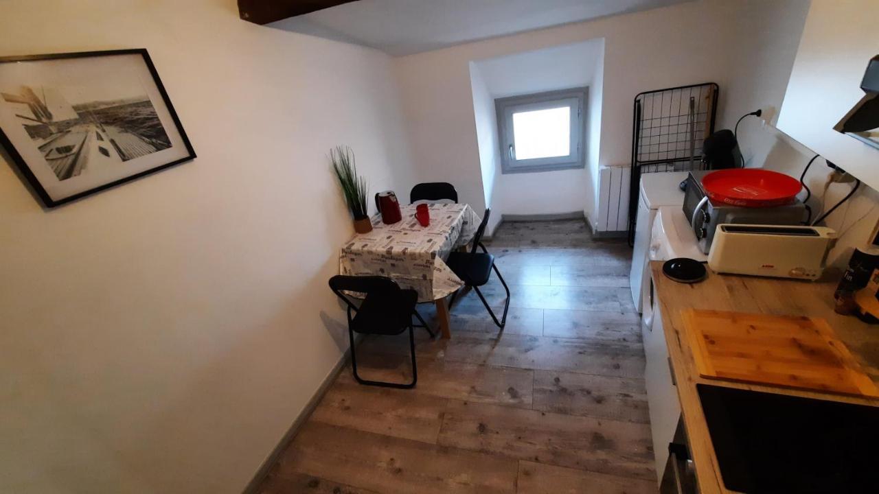 Suite 3 pièces chambre+cuisine+SDB centre ville Privas Extérieur photo