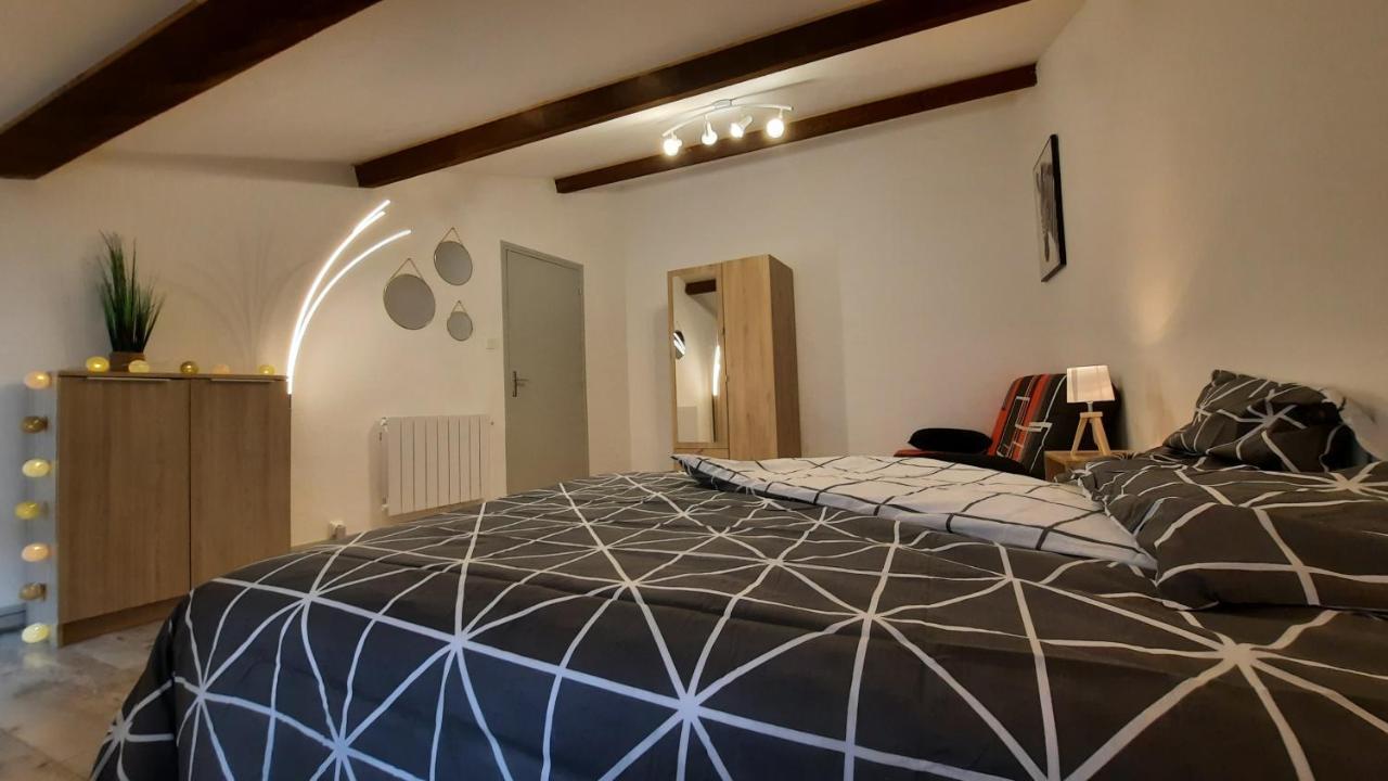 Suite 3 pièces chambre+cuisine+SDB centre ville Privas Extérieur photo